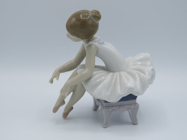 Lladro Little Ballerina 1 8125 Figurine