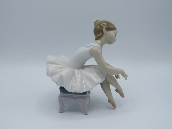 Lladro Little Ballerina 1 8125 Figurine