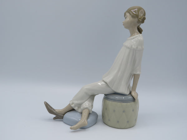 Retired Lladro Girl with Mother's Shoe 1084 figure
