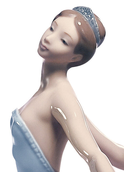 Dancer Woman Figurine Lladro 5050