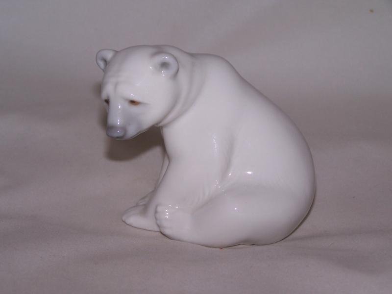 Seated Polar Bear - Lladró 1209