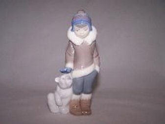Eskimo Boy With Pet Figure - Lladró 5328