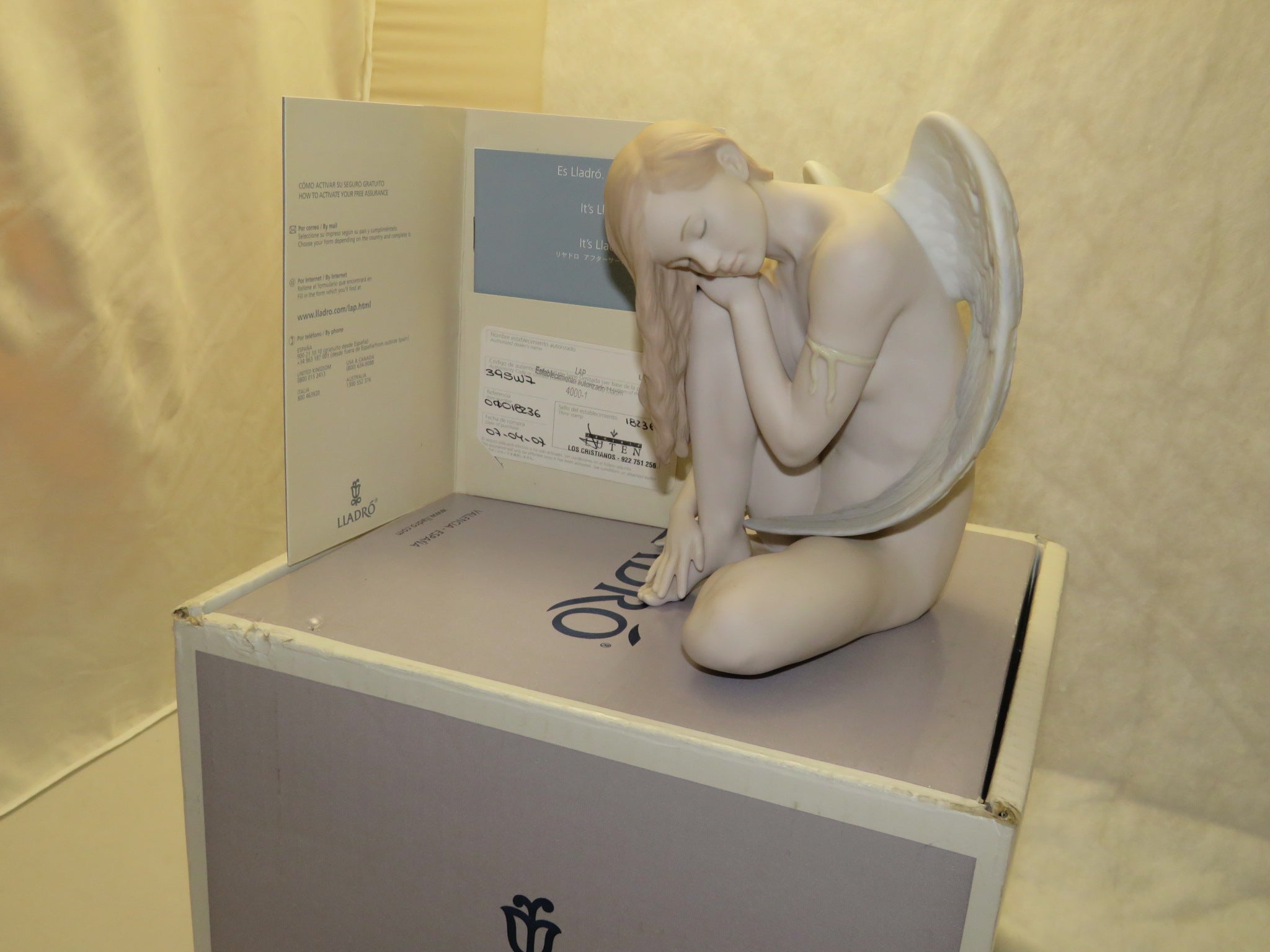 LLADRO PORCELAIN FIGURINE WONDERFUL ANGEL 8236