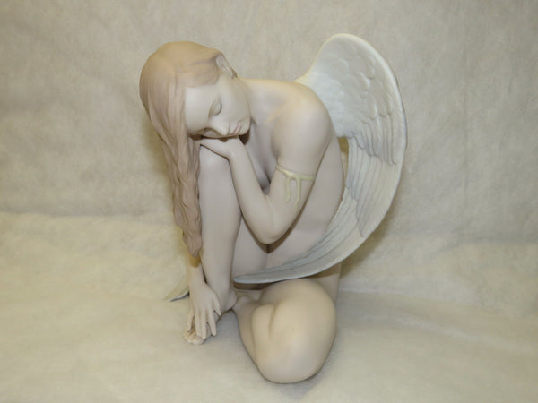 LLADRO PORCELAIN FIGURINE WONDERFUL ANGEL 8236