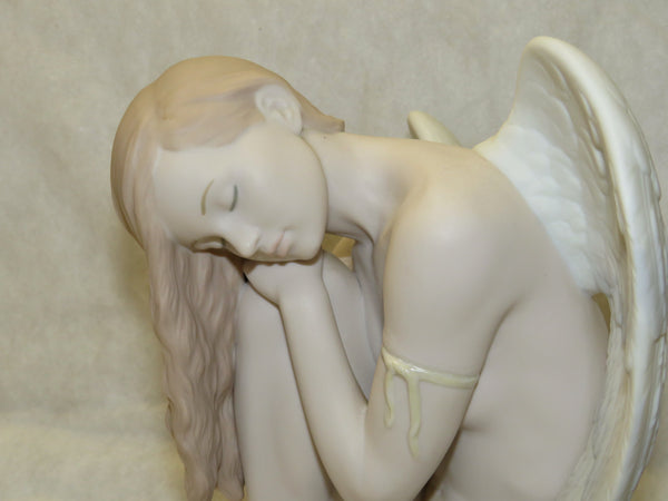 LLADRO PORCELAIN FIGURINE WONDERFUL ANGEL 8236