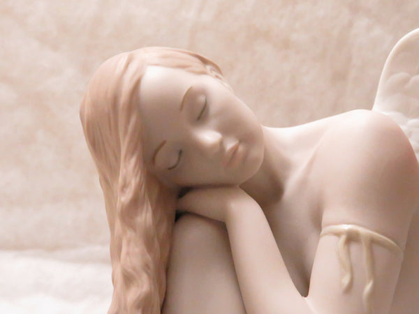 LLADRO PORCELAIN FIGURINE WONDERFUL ANGEL 8236