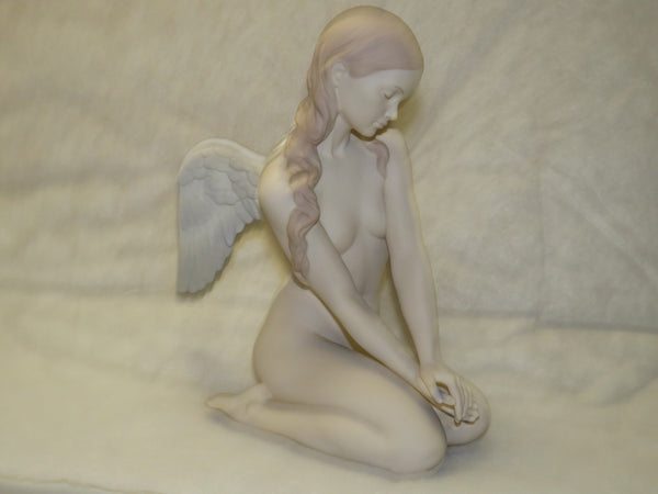 Retired LLADRO Porcelain : BEAUTIFUL ANGEL 8235 figure
