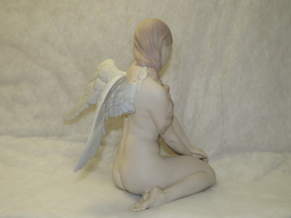 Retired LLADRO Porcelain : BEAUTIFUL ANGEL 8235 figure