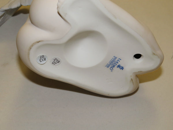 Retired LLADRO Porcelain : BEAUTIFUL ANGEL 8235 figure
