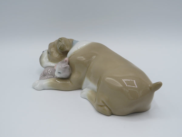 Lladro 6417 "Unlikely Friends" bulldog snuggling with kitten/cat