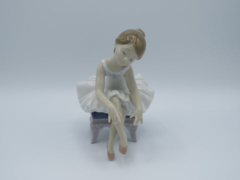 Lladro Little Ballerina 1 8125 Figurine