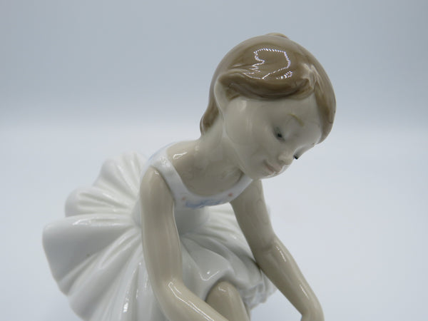 Lladro Little Ballerina 1 8125 Figurine