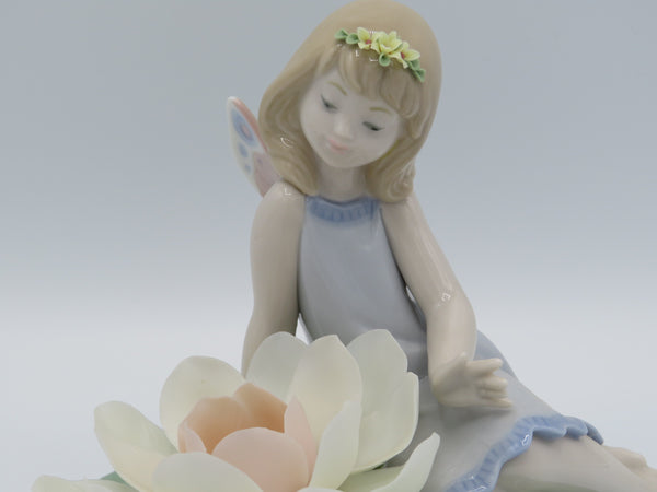 Retired Lladro Lily Pad Love fairy 6645