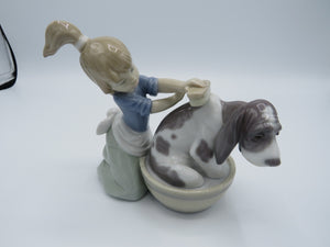 Lladro Bashful Bather 5455 dog figurine