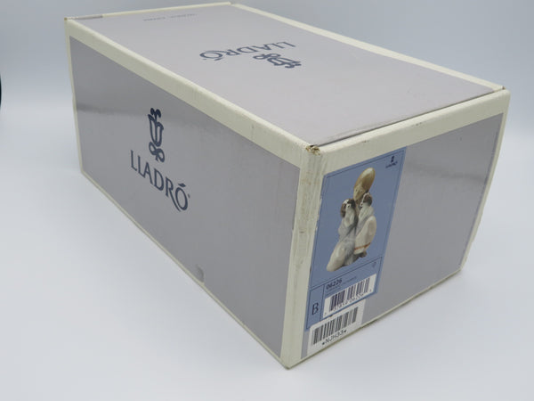 Retired Lladro Snuggle up 6226 dog figurine