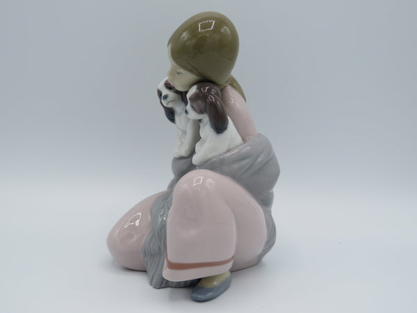 Retired Lladro Snuggle up 6226 dog figurine