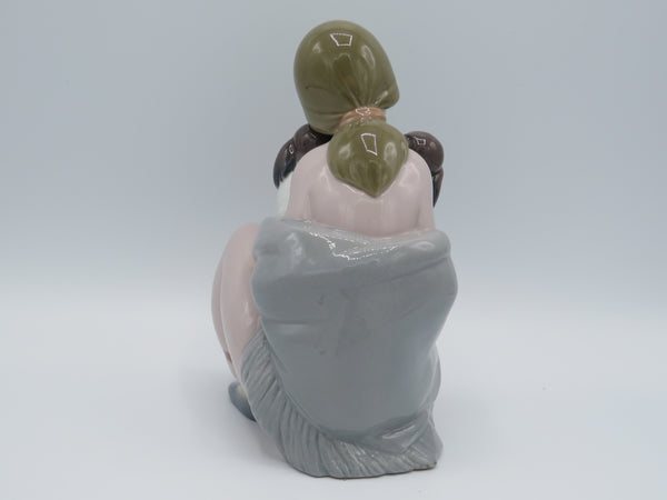 Retired Lladro Snuggle up 6226 dog figurine