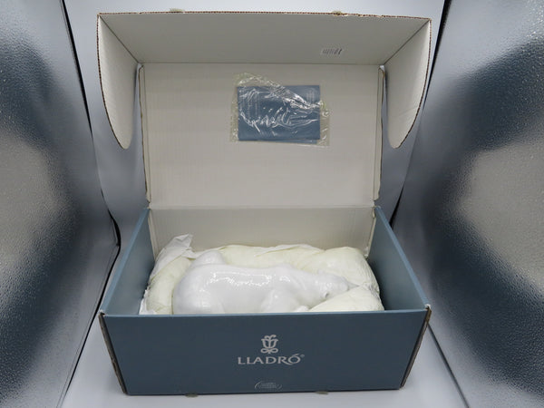 Retired Lladro Snow King 8413 Polar Bear Figure