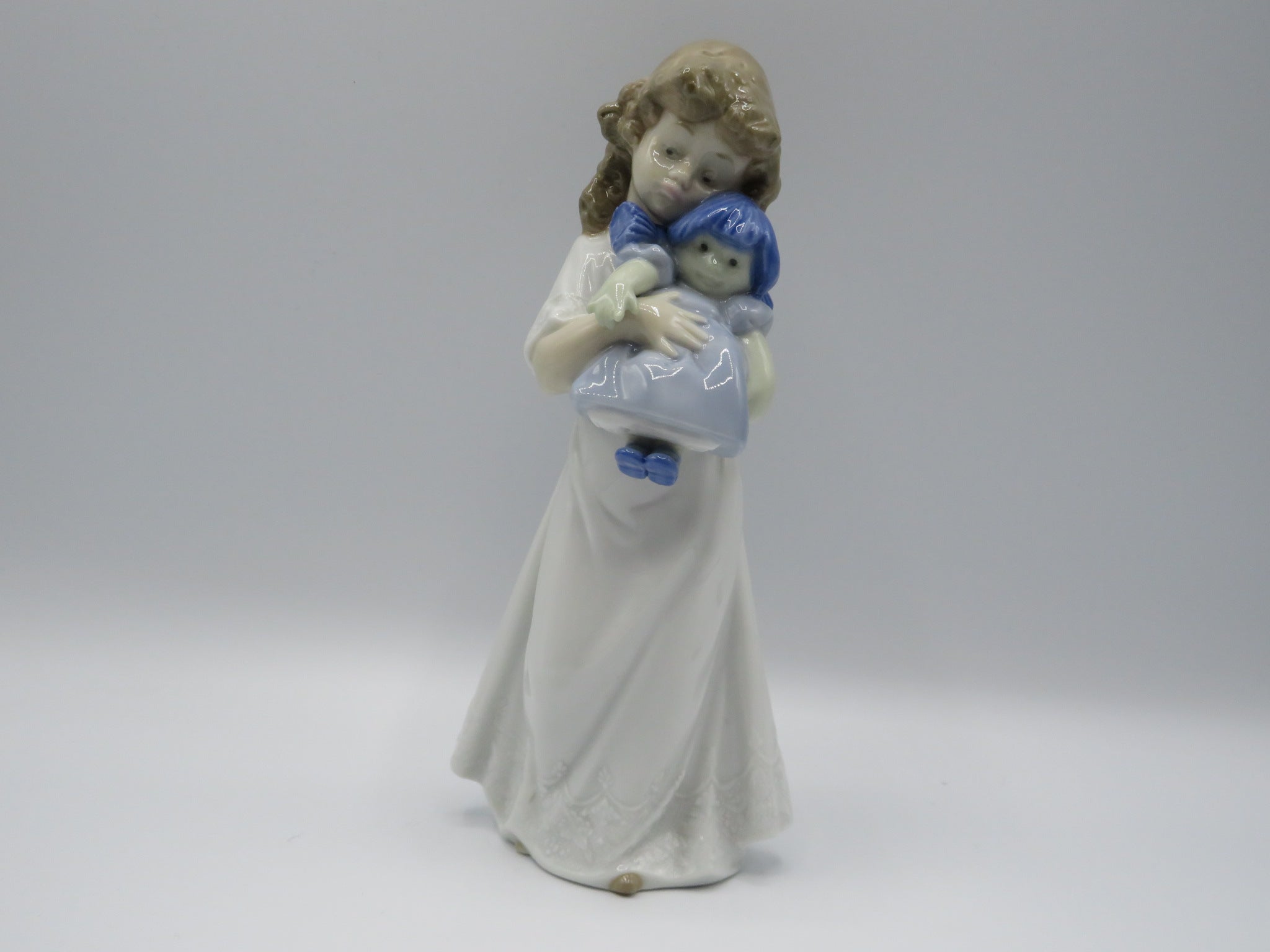 NAO figurines – KCSceramics International NAO figurines – KCSceramics International