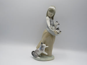 Retired Lladro A Warm Welcome