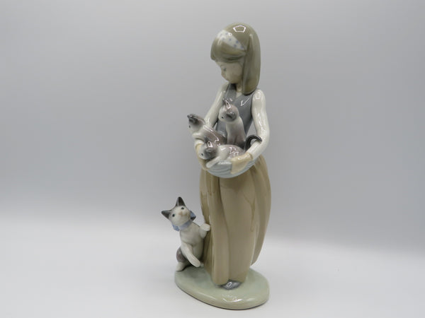 Retired Lladro A Warm Welcome