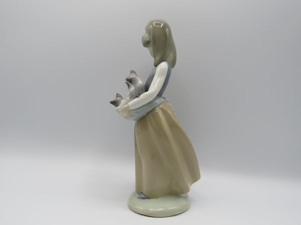 Retired Lladro A Warm Welcome