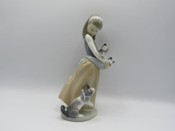 Retired Lladro A Warm Welcome