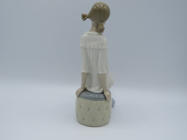 Retired Lladro Girl with Mother's Shoe 1084 figure