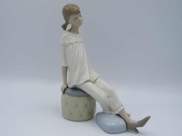 Retired Lladro Girl with Mother's Shoe 1084 figure
